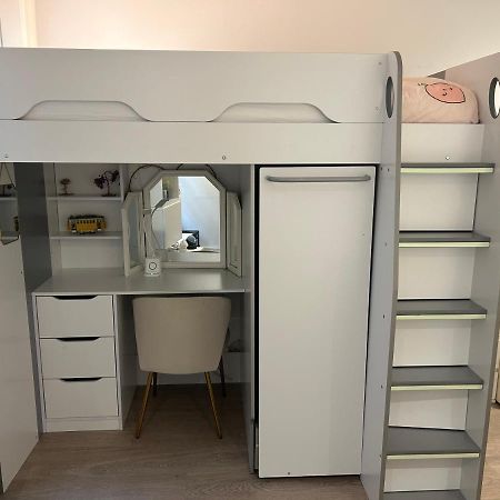 Beautiful Double Room In A Central Location Next To Various Tube Stations With Breakfast And Yoga Options Available On Site London Exterior photo