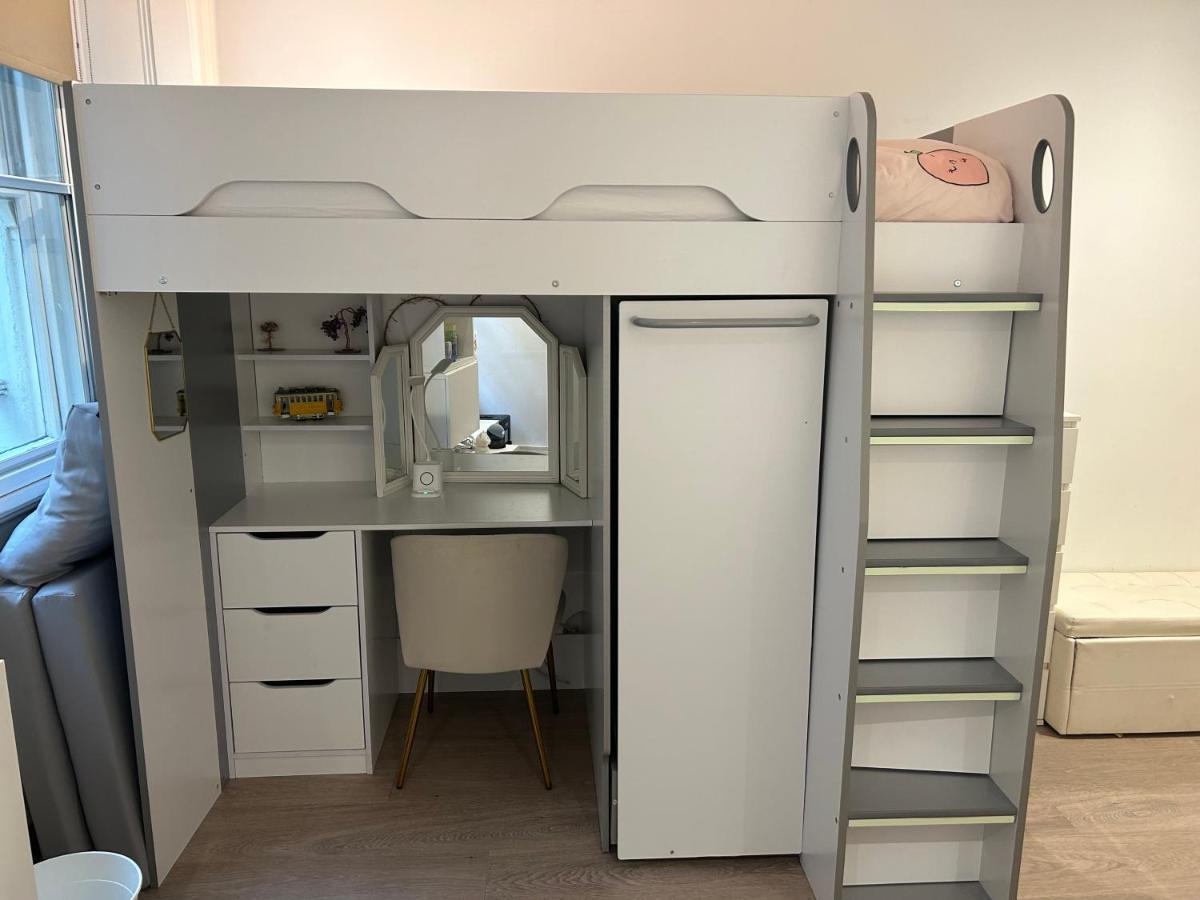 Beautiful Double Room In A Central Location Next To Various Tube Stations With Breakfast And Yoga Options Available On Site London Exterior photo