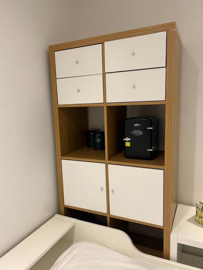 Beautiful Double Room In A Central Location Next To Various Tube Stations With Breakfast And Yoga Options Available On Site London Exterior photo
