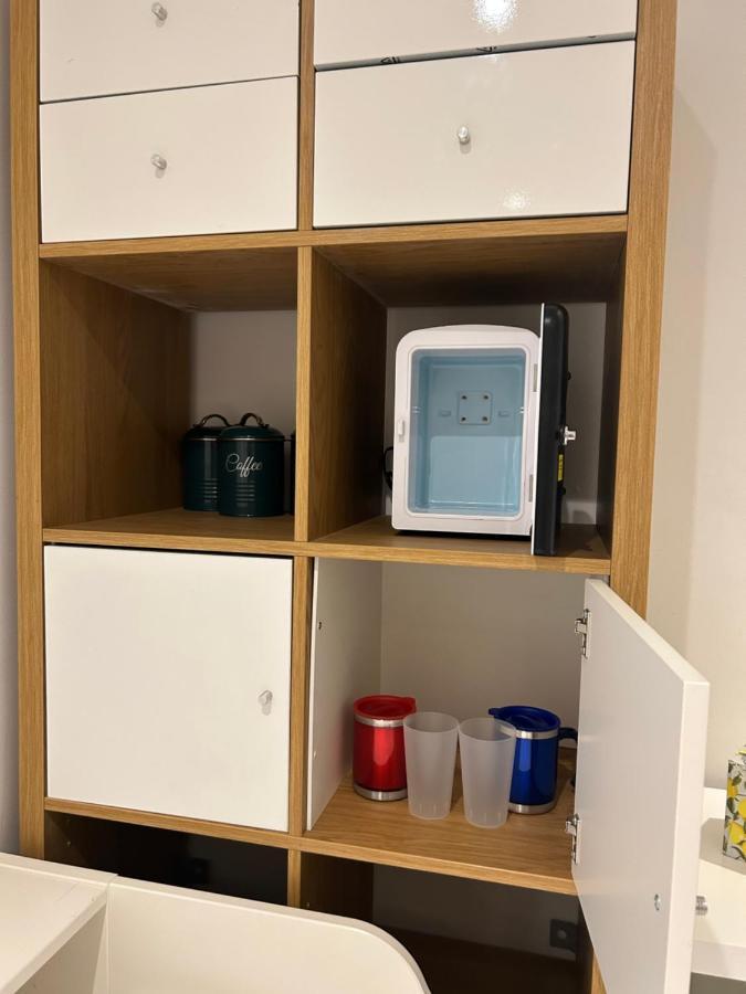 Beautiful Double Room In A Central Location Next To Various Tube Stations With Breakfast And Yoga Options Available On Site London Exterior photo